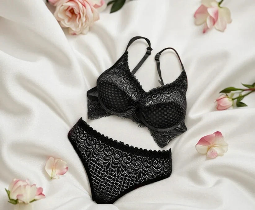 Women’s Black Lace Bra Panty Set